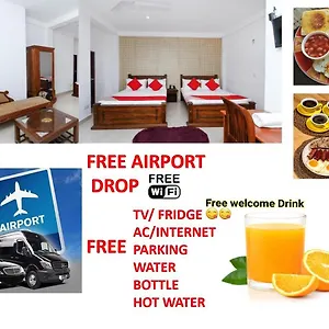 Отель Kings Gate Airport Transit