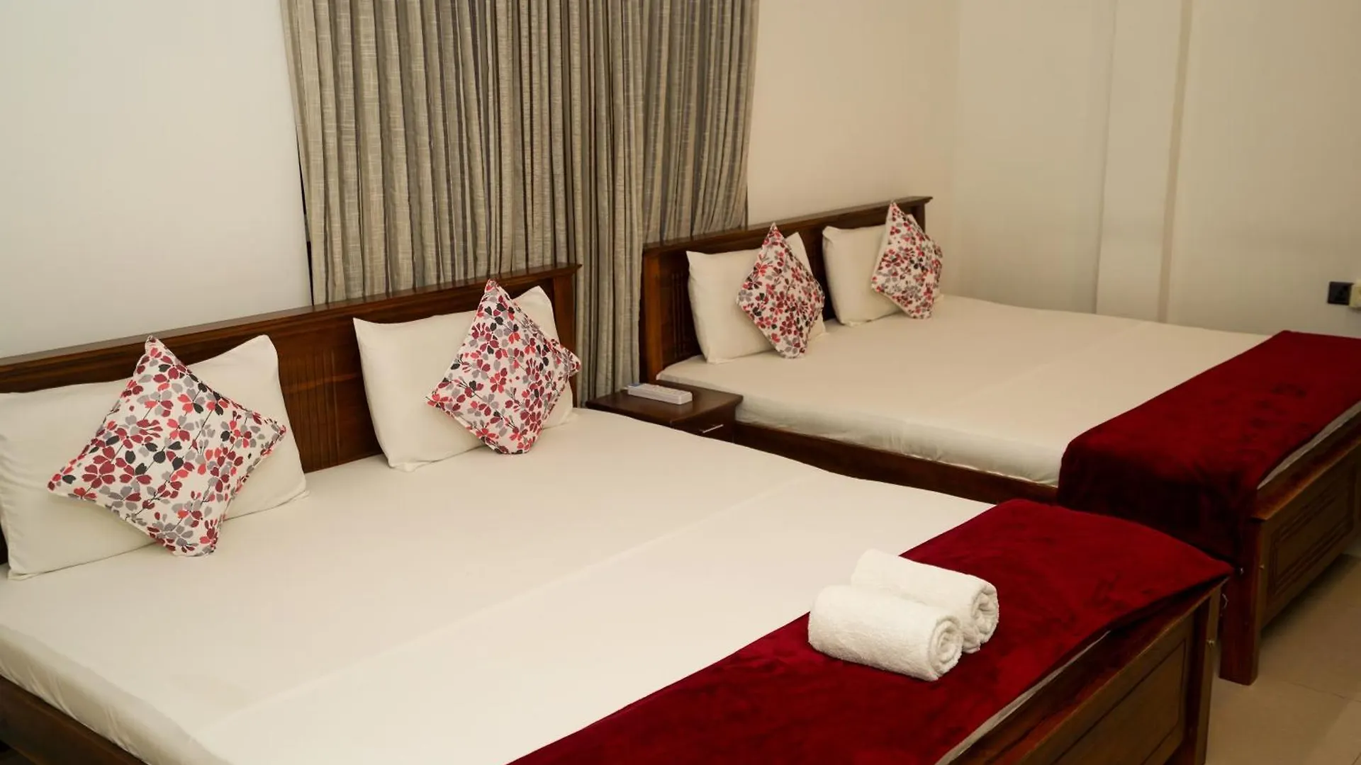 Airport 4 Season Transit Hotel Катунаяка